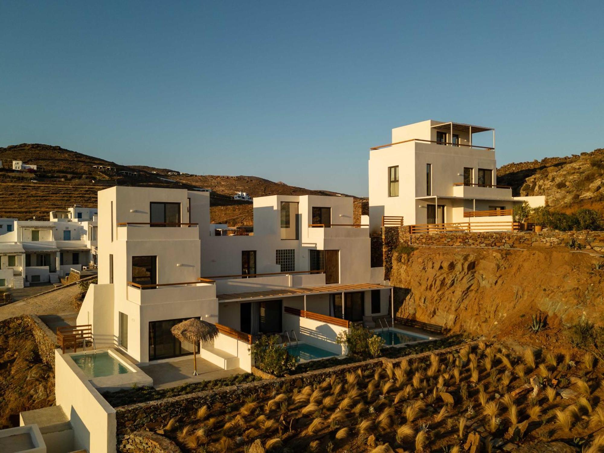 Aura Tinos Agios Romanos